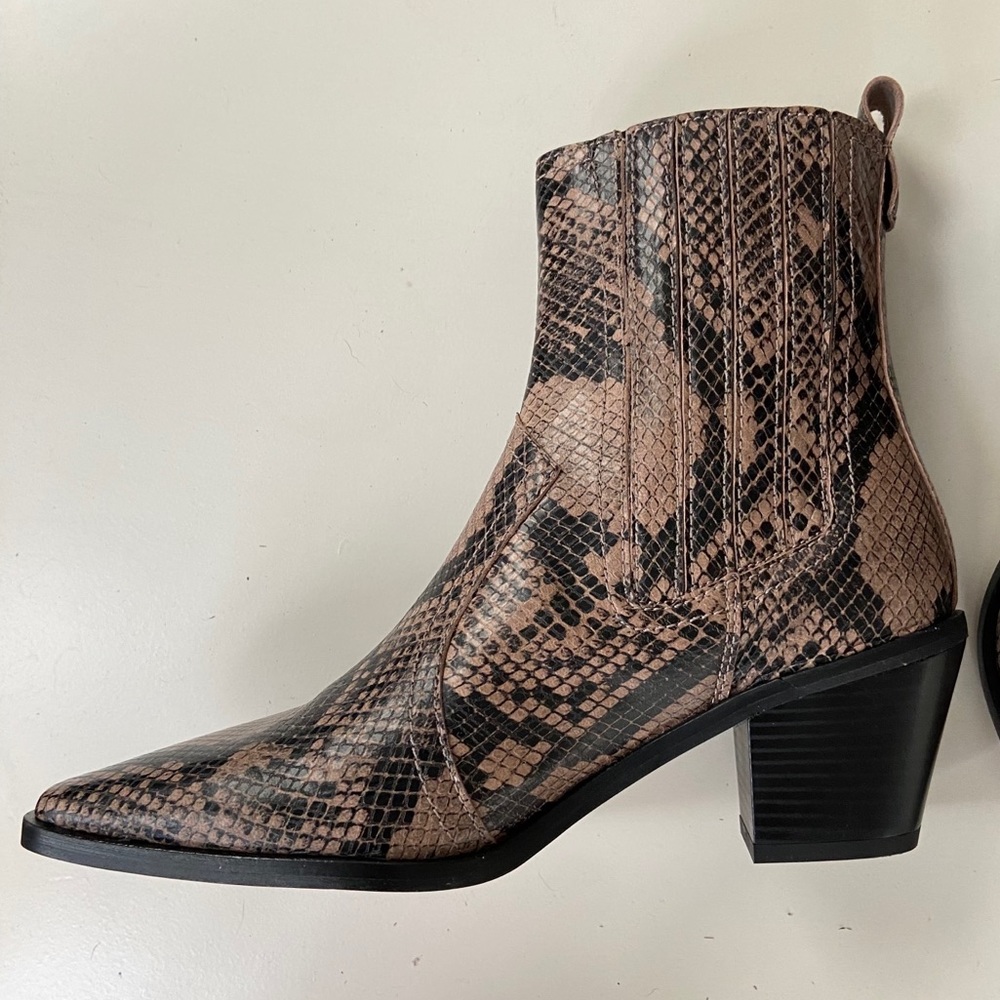 Musse snake print ankle boots
